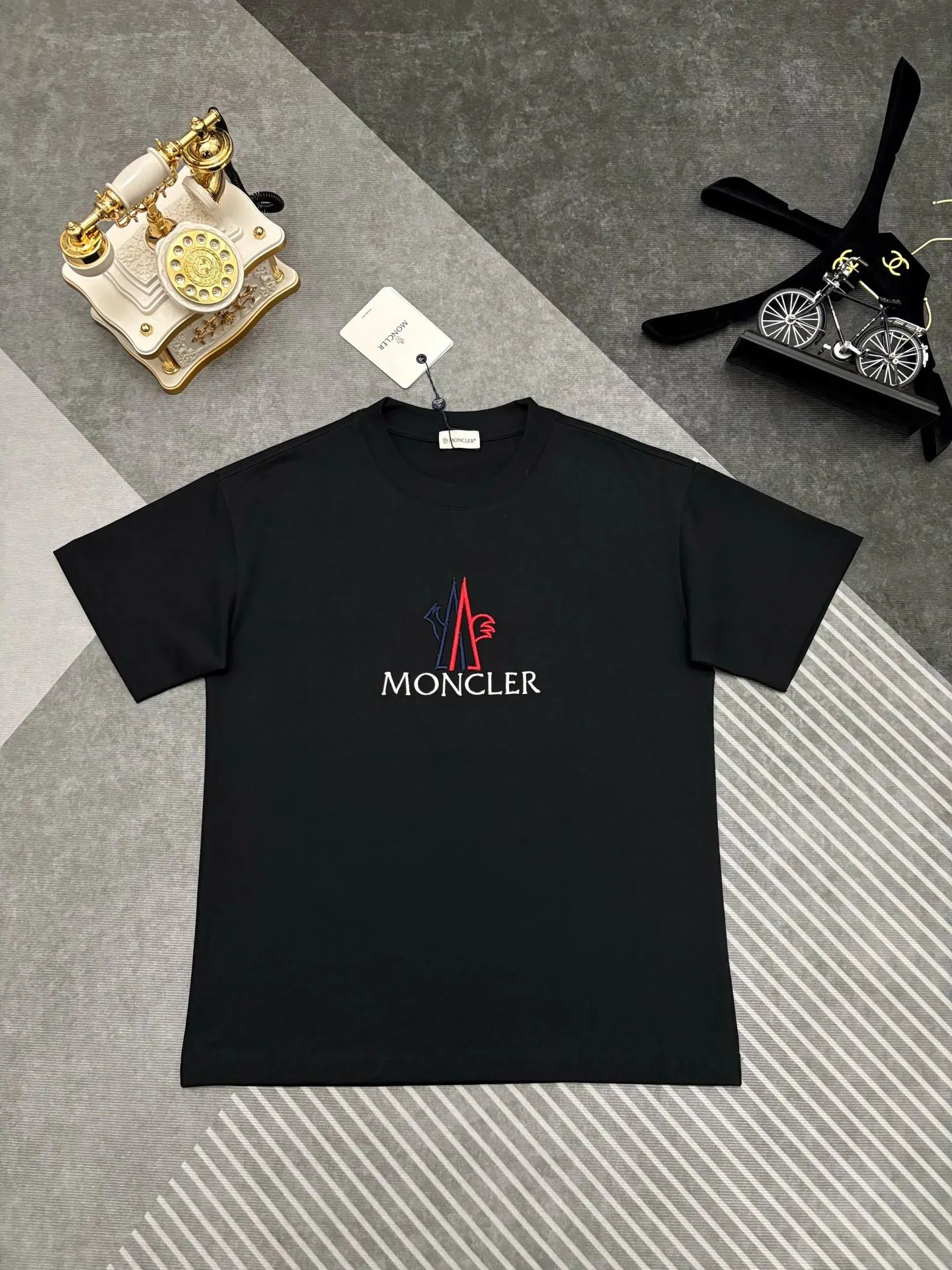 P135💰 MONCLER T 【 Moncler ， 】 New Arrival ， Premium Versatile ， Same Style MONCLER ， T ， ， ， ！ ， ， ， ， ， ， ， ！！ 300 ， ， 。 ， 。 ， ， ！！ Sizes：S、M、L、XL、XXL